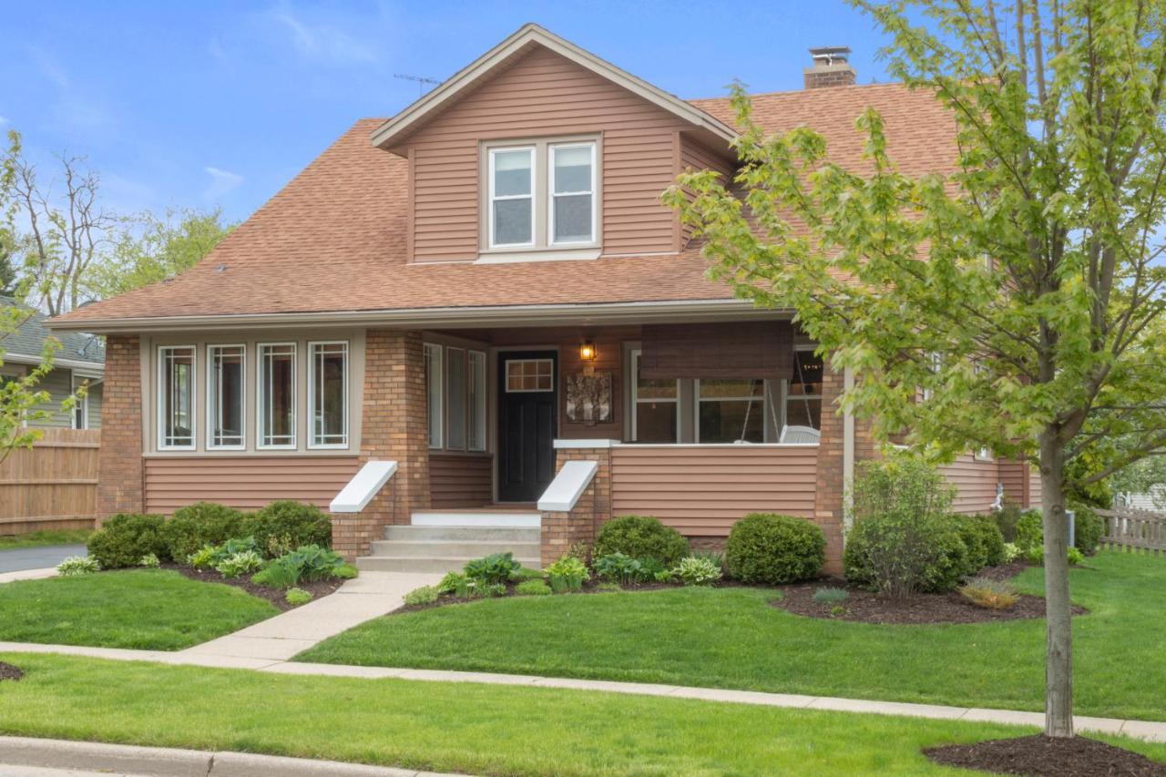 Gorgeous Downtown Bungalow, Walk Everywhere!!! Lake Geneva Esterno foto